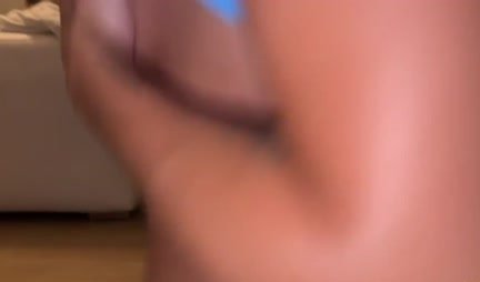 A girl with a beautiful ass skillfully fucks in a tight anal passage