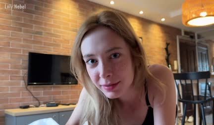 Young Russian girl is used to the guy to delight the morning sex