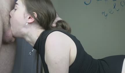 Russian girl pleased the guy with a deep throat