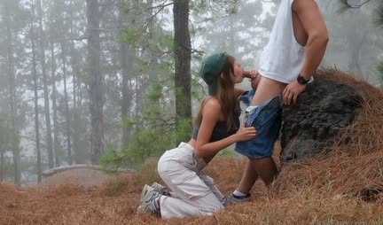 The Russian bitch was pleased with the guy’s blowjob in nature