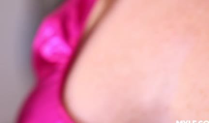 The red -haired mother wanted to have bright sex instead of fitness