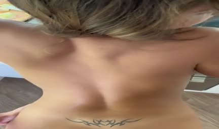 The young cutie took off the panties for the sake of morning sex