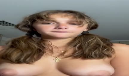 The young cutie took off the panties for the sake of morning sex