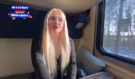 Russian blonde with beautiful tits surrendered to the fellow traveler