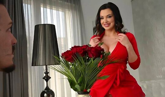 Milf with big tits surrendered to a romantic boyfriend