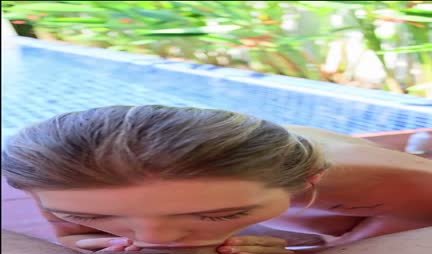 Busty girl in a swimsuit with a blowjob pleased her boyfriend