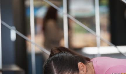 A beautiful brunette seduced her friend's boyfriend