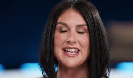 The beauty changed her boyfriend and received double penetration