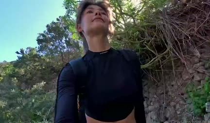 Russian tourist makes an excellent blowjob to a companion in nature