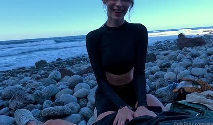 Russian tourist makes an excellent blowjob to a companion in nature