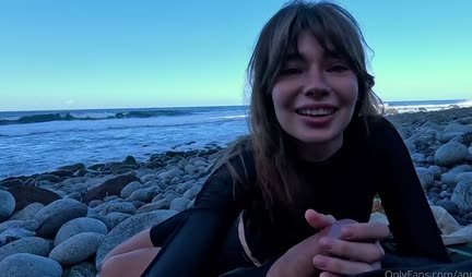 Russian tourist makes an excellent blowjob to a companion in nature