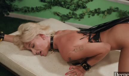 The blonde pleases the trunk of her mature lover perfectly