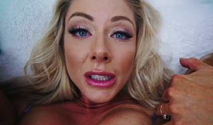 Gorgeous milf in stockings set anal for the sake of a bright buzz