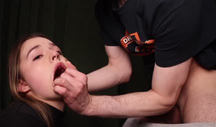 Russian cutie pleased her boyfriend with a juicy blowjob