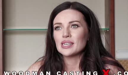 Beautiful Russian woman came to sex on porn casting