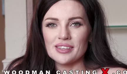 Beautiful Russian woman came to sex on porn casting