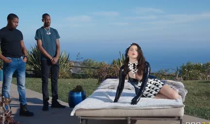 Negroes gave double penetration of a beauty in latex