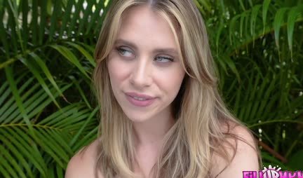 Mom saw a dick of a stepson and decided to seduce it for sex