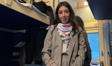 Russian conductor and tea will bring and a juicy blowjob will make