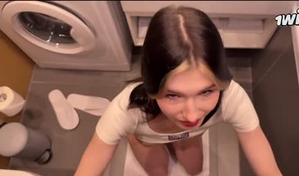 Young chick pleased the guy blowjob in the bathroom