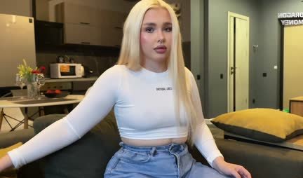 Blonde with a juicy blowjob pleased her friend