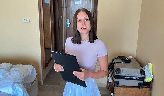 The hotel administrator gave herself to the pilot to fuck...