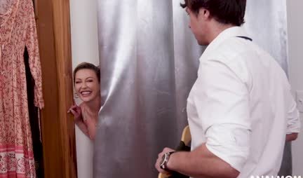 An experienced woman does not mind having sex with a guy in anal