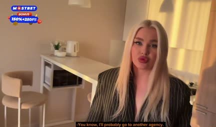The blonde suddenly got a hot dick in her tight anal