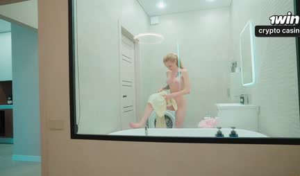 Russian chick with nice tits wants her neighbor