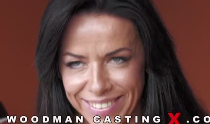 A mature woman received double penetration at a porn casting