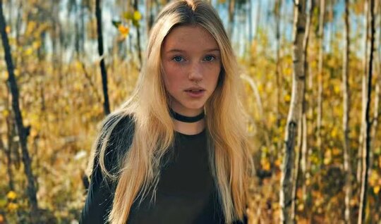 Russian chick gave herself to her boyfriend in nature