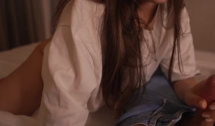 Russian girl spread her legs and experienced pleasure