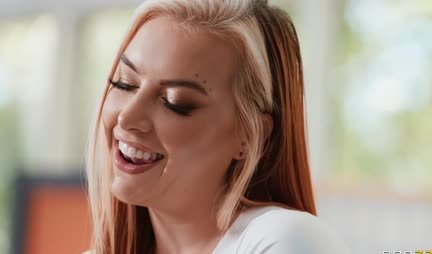 Masseuse with big tits knows how to give a blowjob