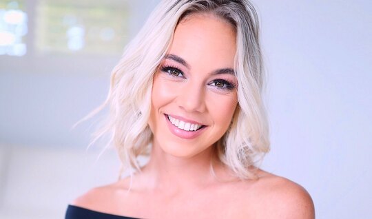 Close-up porn beauty gives deep blowjob