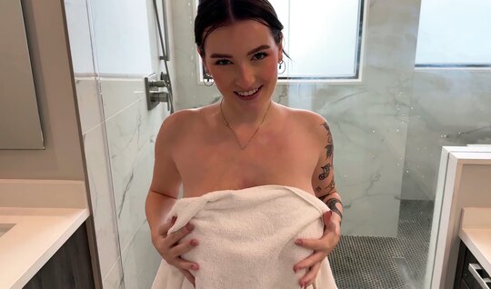 A girl with big tits wants to fuck after a shower