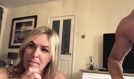 Swingers had hot group sex in the apartment