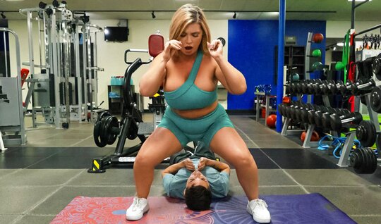 Passionate mom with big tits wants a young cock