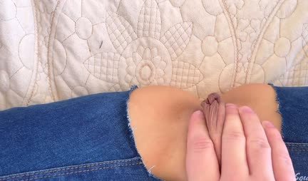 Homemade porn with a bitch in torn jeans who loves sex