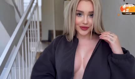 Chubby with big tits knows what an orgasm is