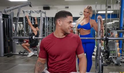 A sports guy gave a great roast to a busty bitch in tights