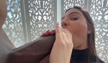 A big-assed girl with pleasure sucks a black man’s huge dick