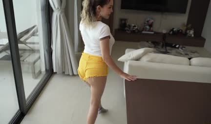 Russian slut seduced the trainer for hot sex