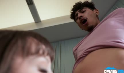 Busty mom took a cool ride on a young dick