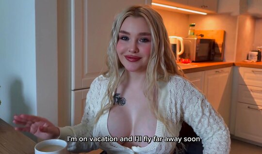 A girl with big tits is ready to suck after coffee