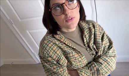 Homemade porn with a shy girl who couldn’t resist a dick