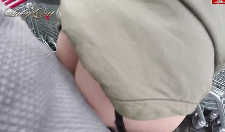 The girl with cancer is given in the indoor pavilion