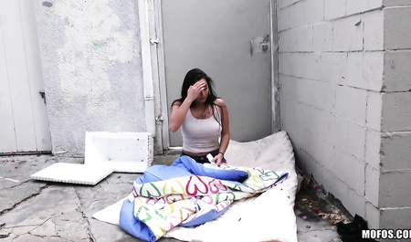 Guy bangs in the car local shalashovka