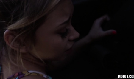 Guy Fucks cute girlfriend in new car