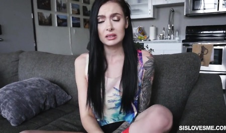 Visited the guy to chat, and got a big cock in her mouth and ass