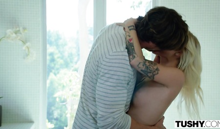 French guy from Gascony Fucks hot blonde in the ass anal at the meeting